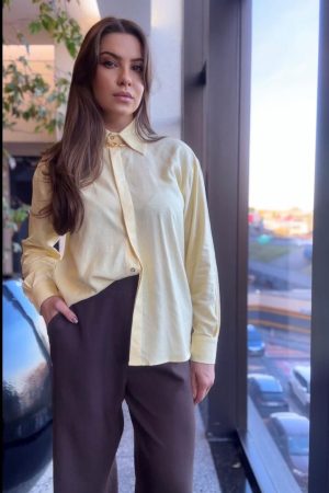 camisa pp p m e g 843,00 calça marrom 437,00 p e m